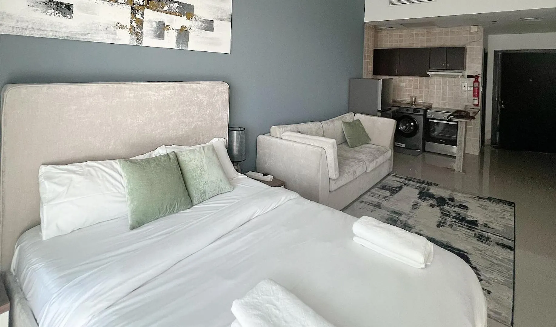 Studio Apartment With Stunning Marina Views Dubai United Arab Emirates
