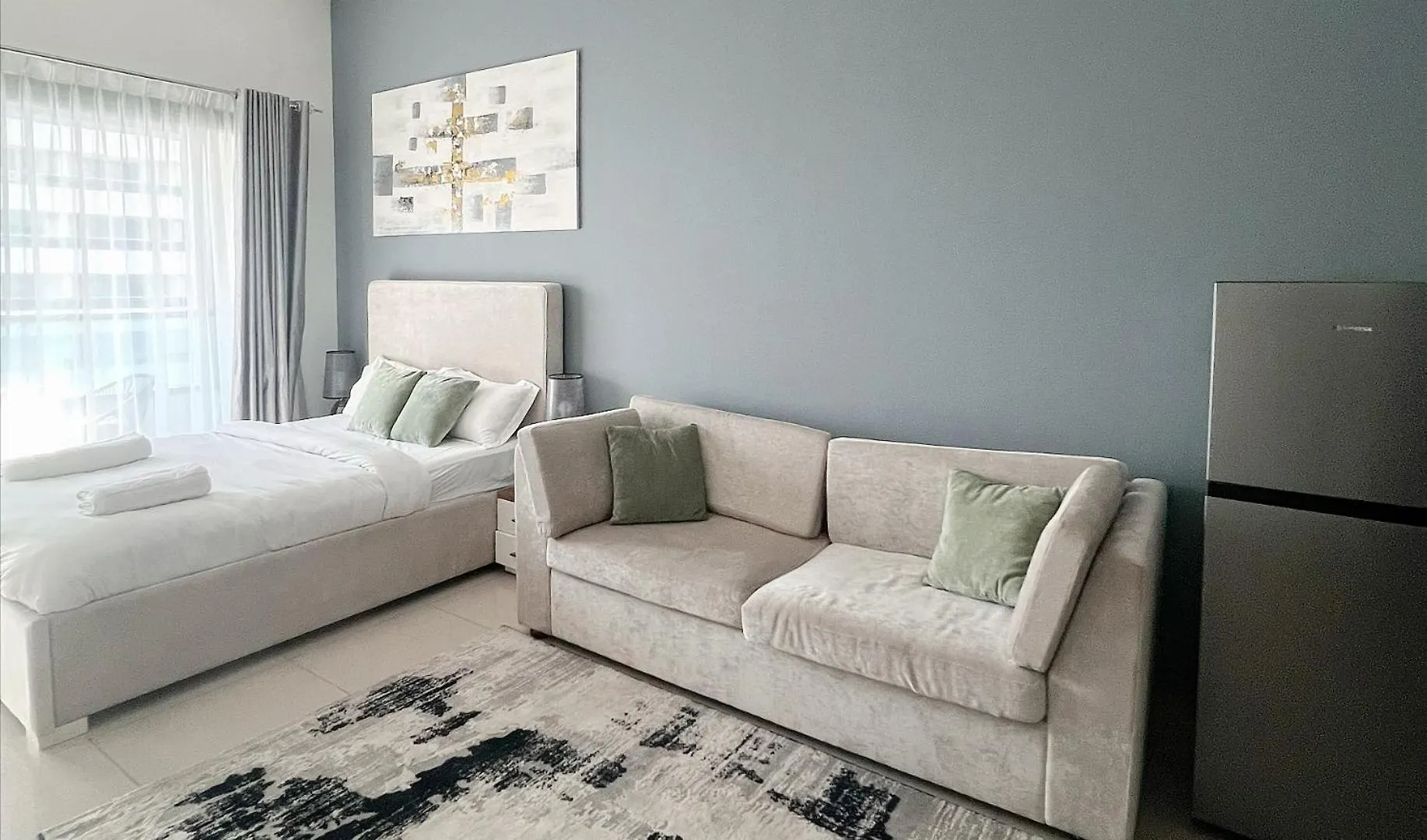 Studio Apartment With Stunning Marina Views Dubai